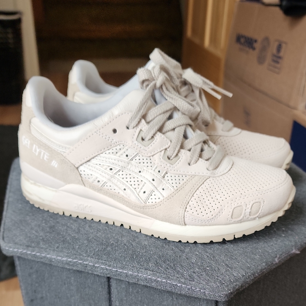 Asics Gel-Lyte III in Light Cream